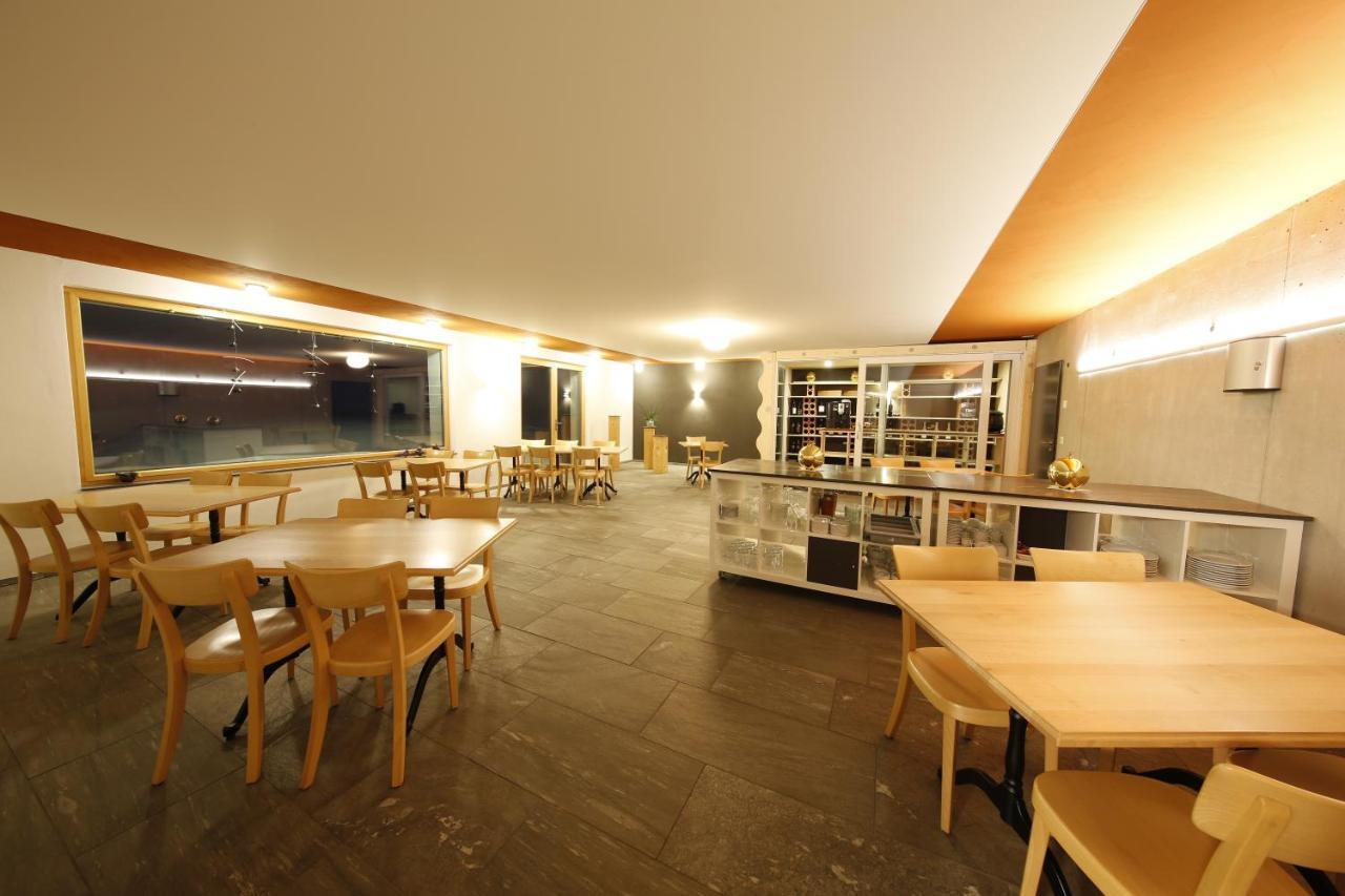 Hotel Avers Am Bach 外观 照片