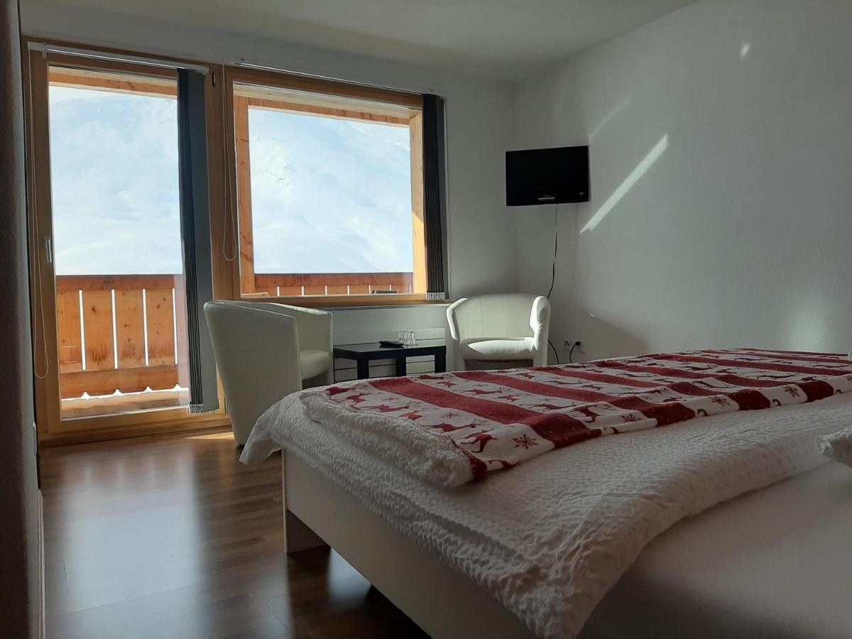 Hotel Avers Am Bach 外观 照片