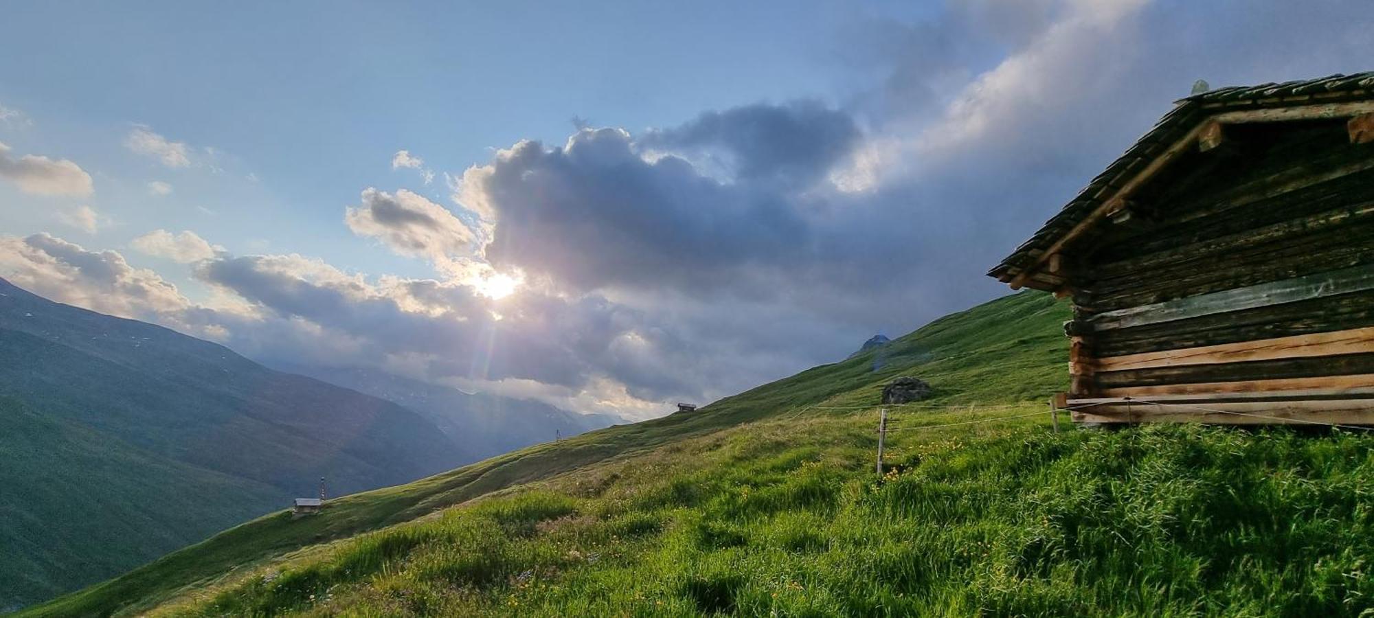 Hotel Avers Am Bach 外观 照片